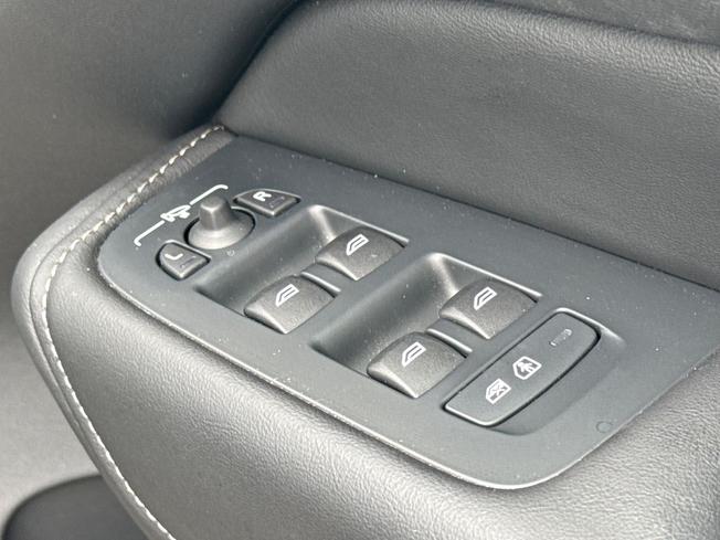 VOLVO XC60 Photo 28