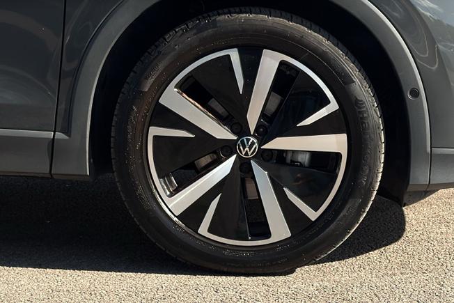 VOLKSWAGEN Tiguan Photo 5