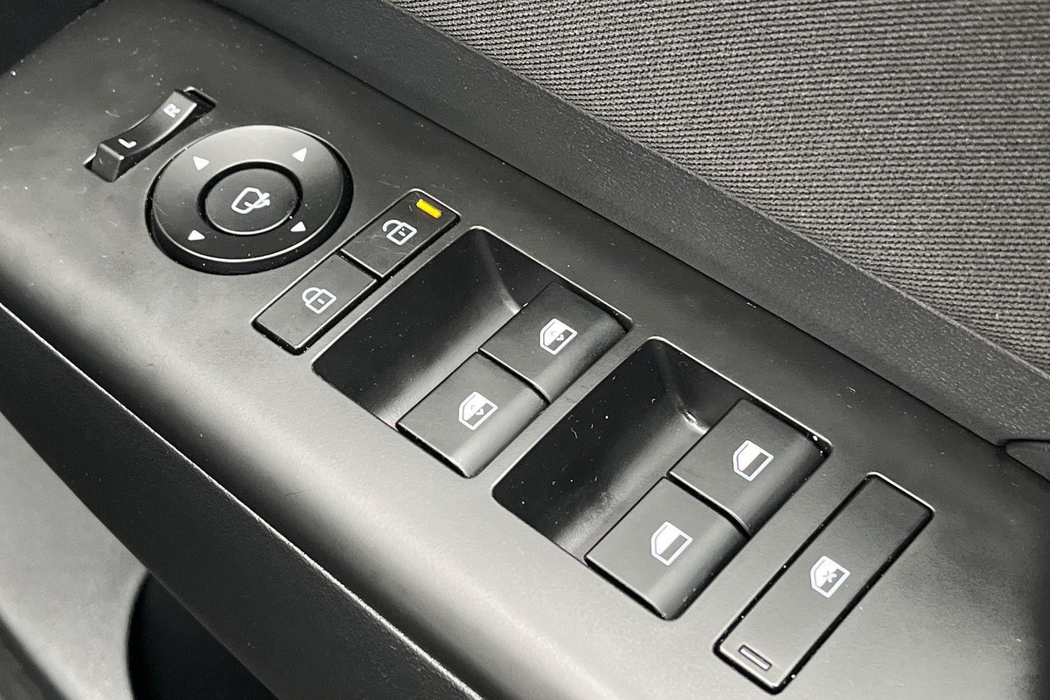 Hyundai KONA Photo 15
