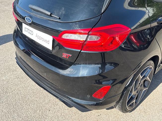 FORD Fiesta Photo 22