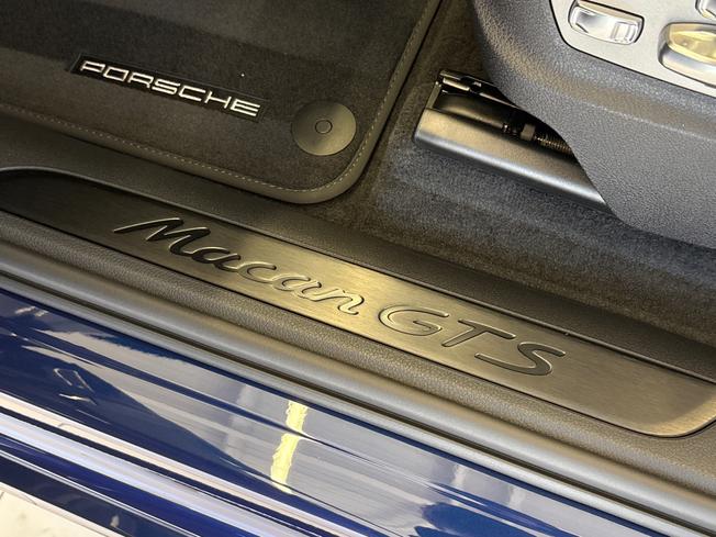 PORSCHE Macan Photo 30