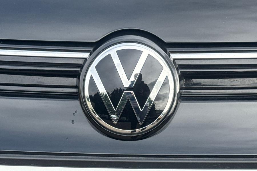 Volkswagen GOLF Photo autoimg-160a7a652bba1521aa12f4742f34af4262c4e9ab.jpg