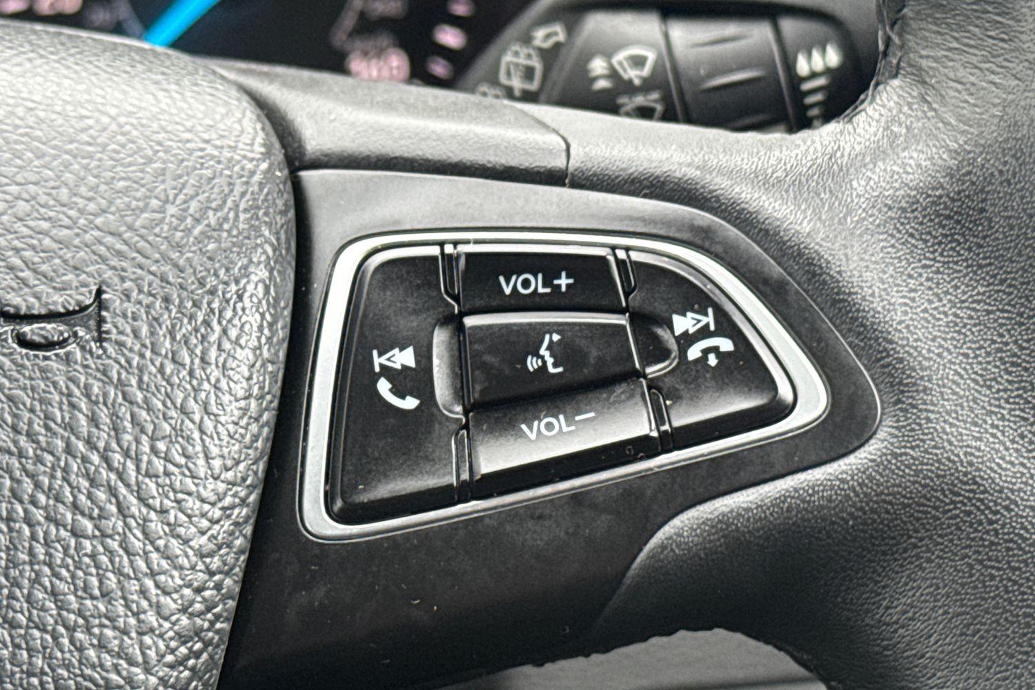 Ford KUGA Photo 25