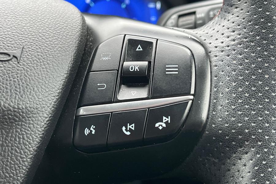 Ford KUGA Photo autoimg-161298b21b15b52ef5adbd96f91508de5863fd6c.jpg