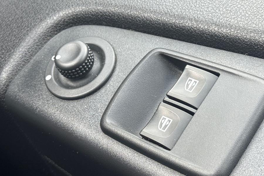 Renault TRAFIC Photo autoimg-161309a53d60dba940d910078ef56af59933f2a9.jpg