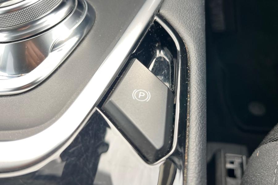 Ford GALAXY Photo autoimg-1614498af6628315041b0c126391cb71ea968ec9.jpg