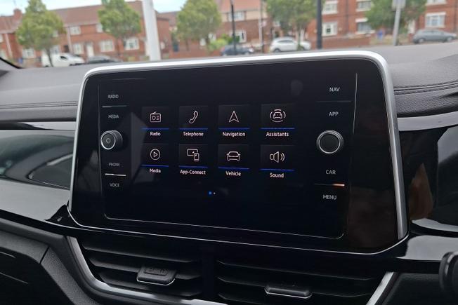 VOLKSWAGEN T-Roc Photo 13