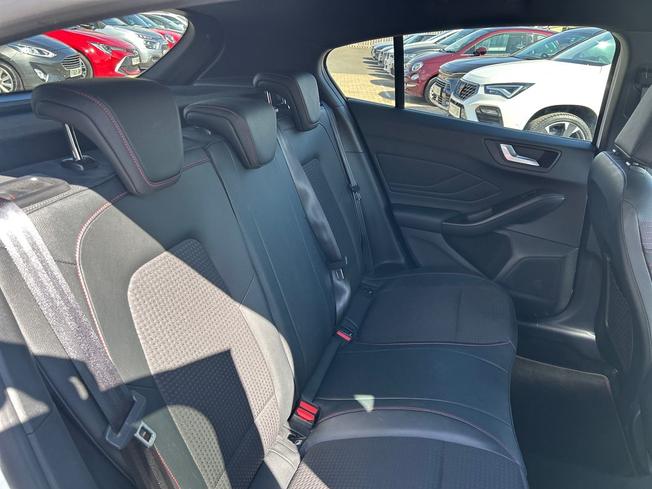 Ford Focus Photo 51