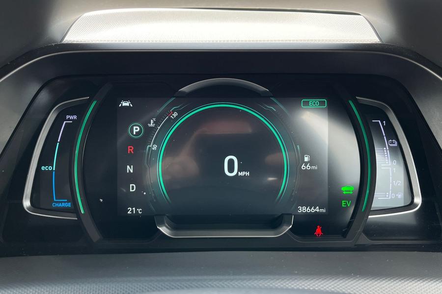 Hyundai IONIQ Photo autoimg-16163257db96bf6e6e6e55defc633d4faaf21c31.jpg