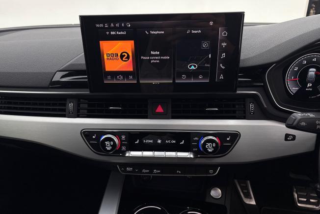 AUDI A4 Avant Photo 13