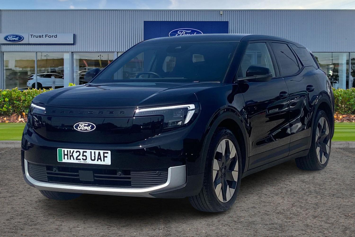 Ford EXPLORER Photo 4