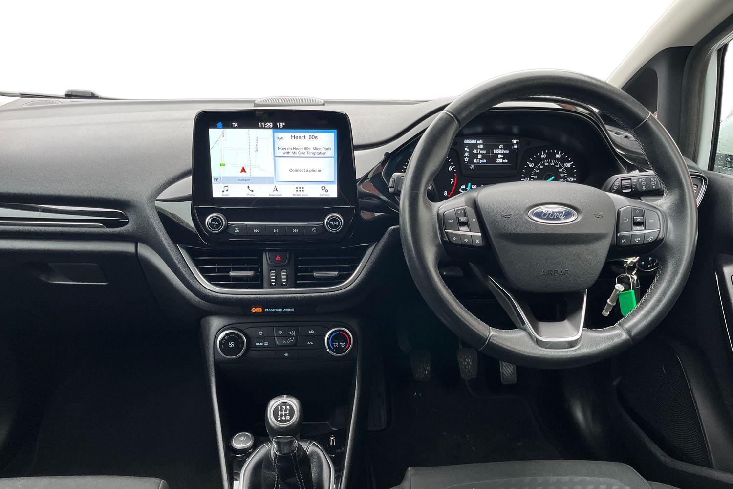 Ford FIESTA Photo 9