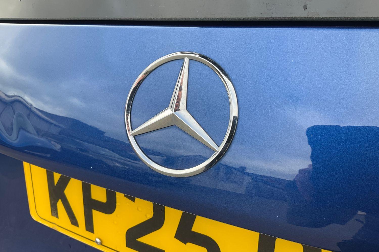 Mercedes-Benz GLB Photo 39