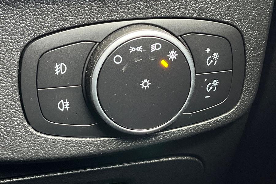Ford Focus Photo autoimg-162a13b2f431f432b5af5d75f0216e7c803ce144.jpg