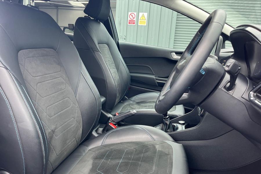 Ford FIESTA Photo autoimg-162b216da4af08236aa7ad4a91bbe39160b9c86a.jpg