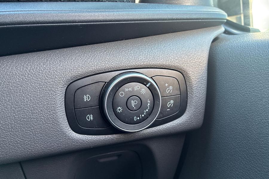 Ford TRANSIT CUSTOM Photo autoimg-16311902861f9b78adb658ae129720e4be1c7d28.jpg