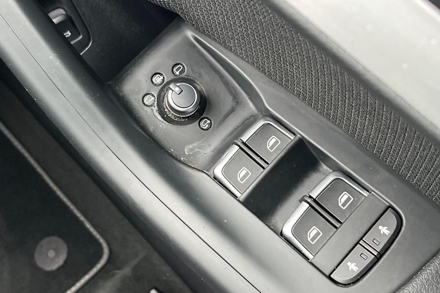 Audi Q3 Photo autoimg-163211b62d161a5bba7ec7af42b81315c6fd6f2e.jpg