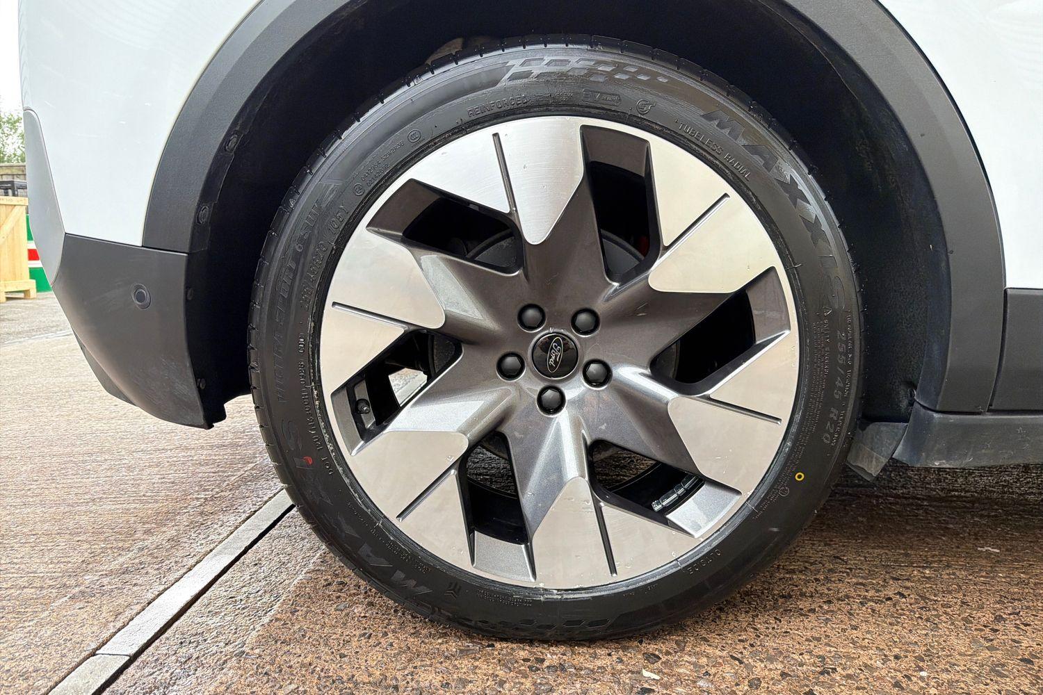Ford Explorer Photo 7