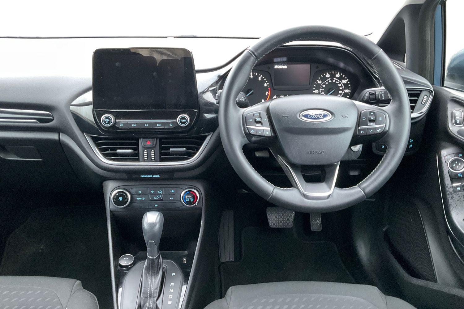 Ford FIESTA Photo 10