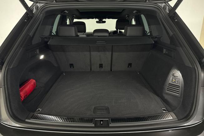Volkswagen Touareg Photo 12