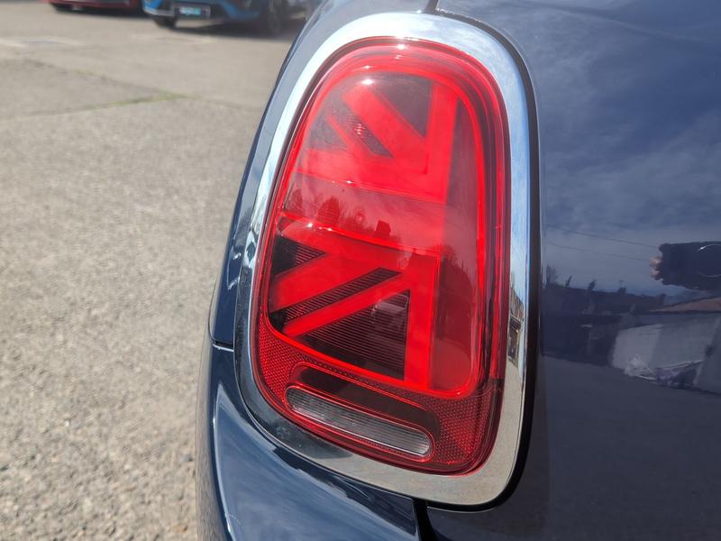 Used MINI Hatch YY68WFF 28