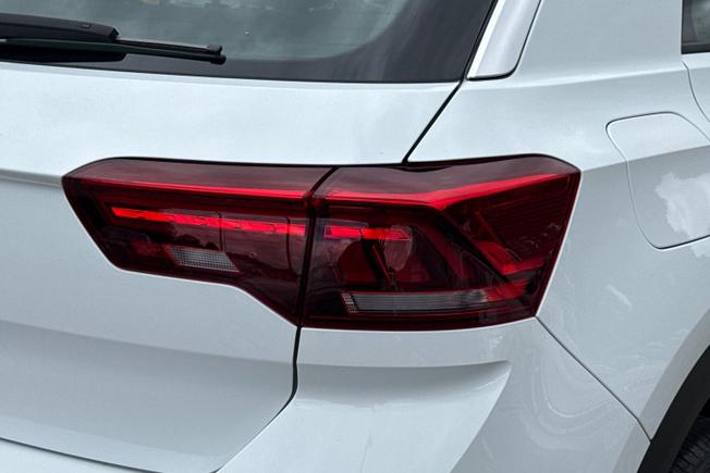 VOLKSWAGEN T-Roc Photo 18
