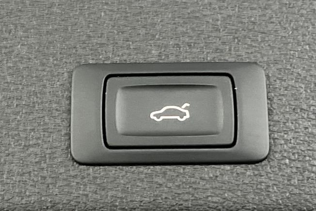 AUDI Q8 E-Tron Photo 31