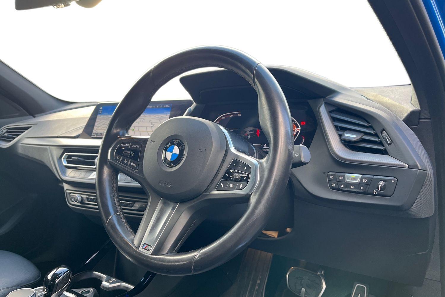 BMW 1 SERIES Photo 8