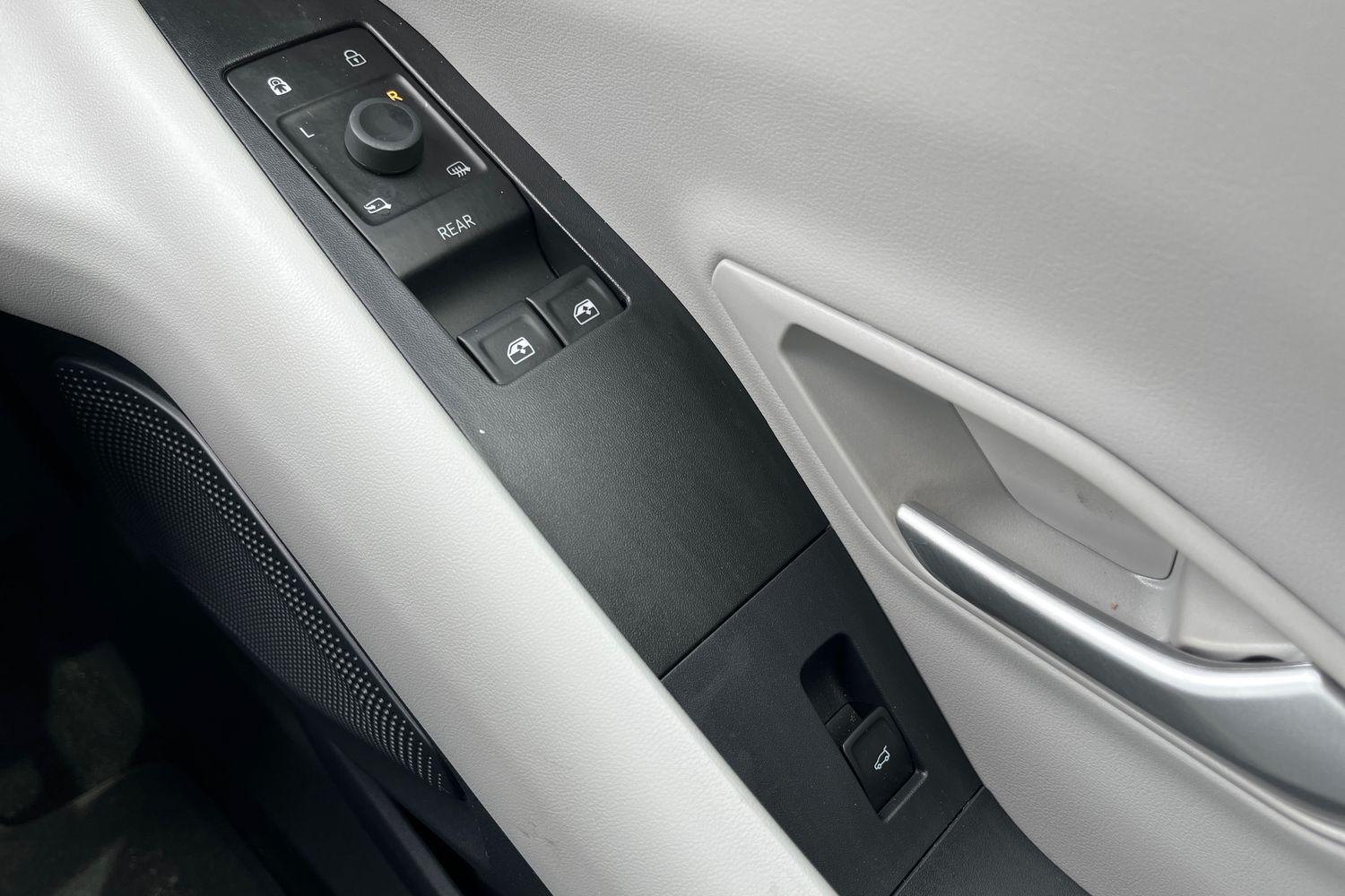 Ford Explorer Photo 15