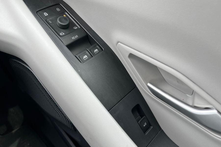 Ford Explorer Photo autoimg-1639758d849bf7e9d5a6a2209b2afc137ed10b00.jpg