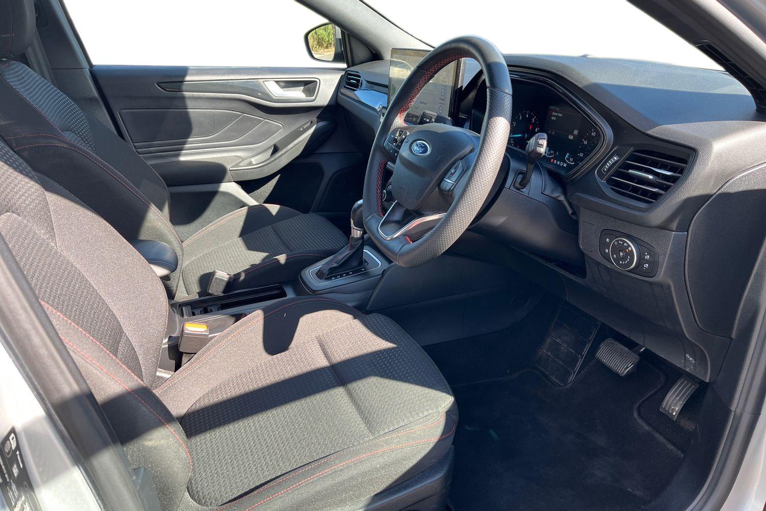 Ford FOCUS Photo 8