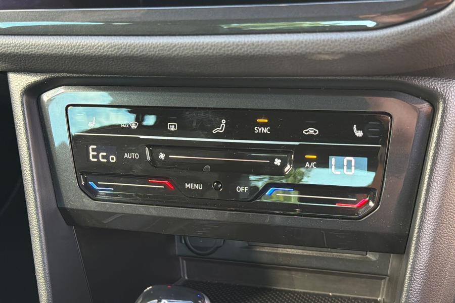 Volkswagen TIGUAN Photo autoimg-1648a2bed11f73bd28eb41e88e57f8036f00524e.jpg