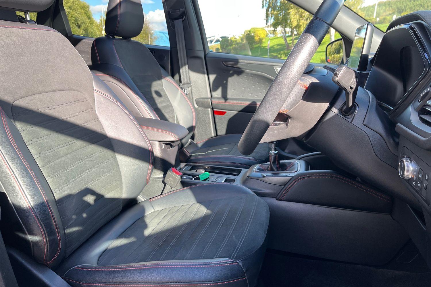 Ford KUGA Photo 16