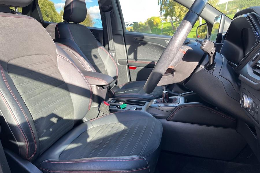 Ford KUGA Photo autoimg-16494bbb58d7da7f87297dbcf0077494051f40f4.jpg