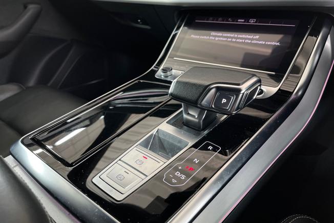 Audi Q8 Photo 23