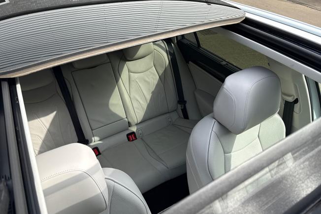 VOLKSWAGEN Passat Photo 32