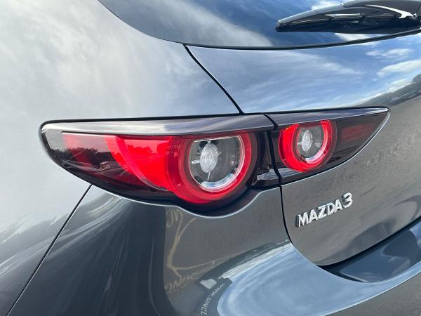 Mazda Mazda3 Photo autoimg-1654dbf39e187c2f5f2ca02e3787f6322d1de6a6.jpg