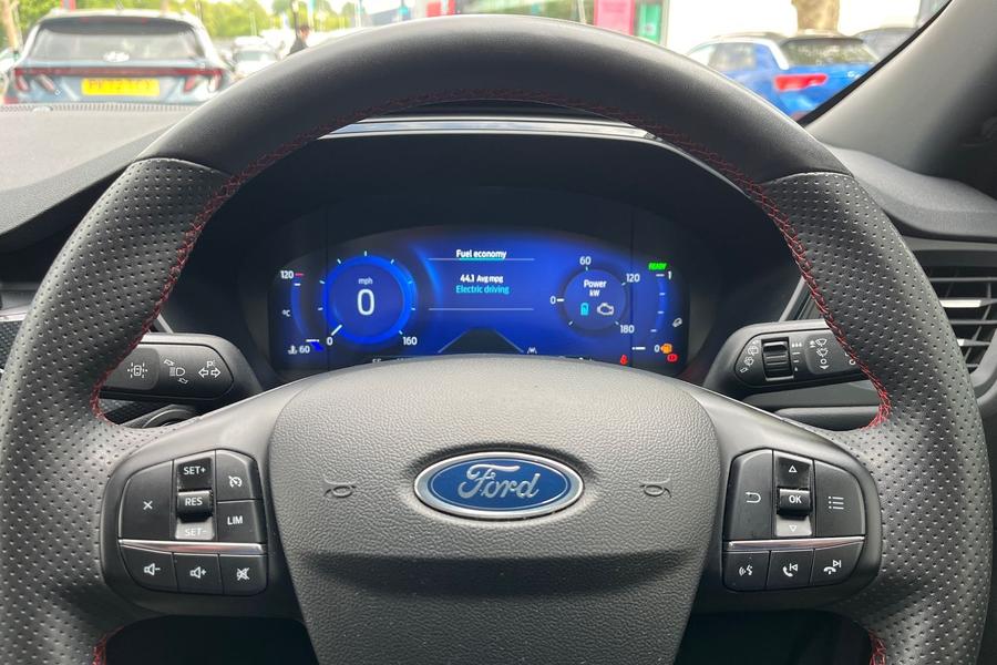 Ford KUGA Photo autoimg-1656ca035006c5c0fff38e92f53364f8015e21cf.jpg