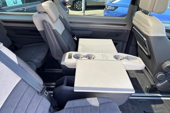 VOLKSWAGEN Multivan Photo 48