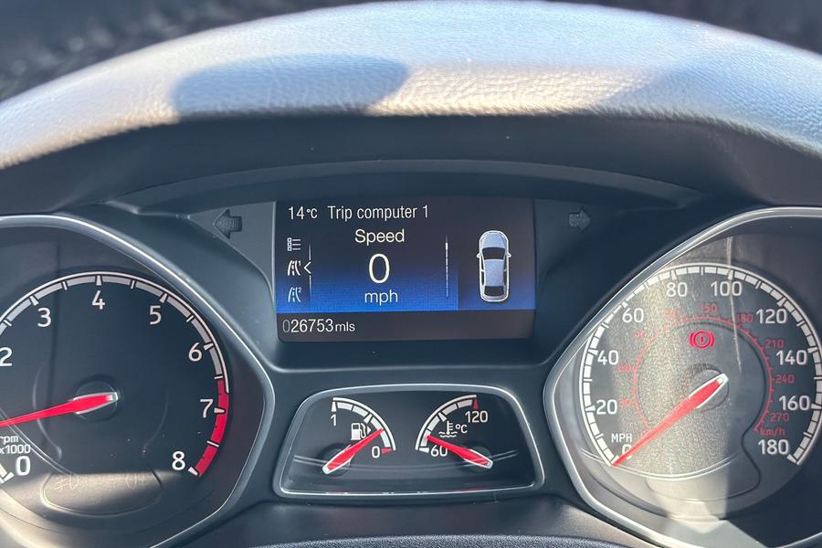 Ford FOCUS Photo autoimg-165b3a80771d426ac5e3779a747bfc579109bde7.jpg