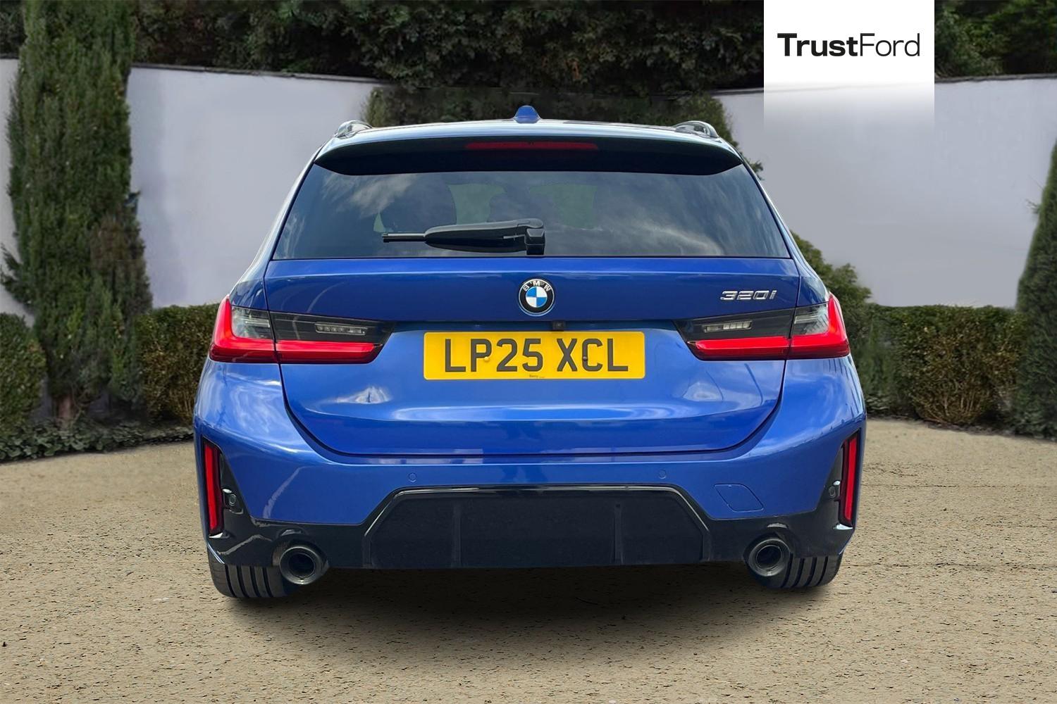 BMW 3 Series Photo 6