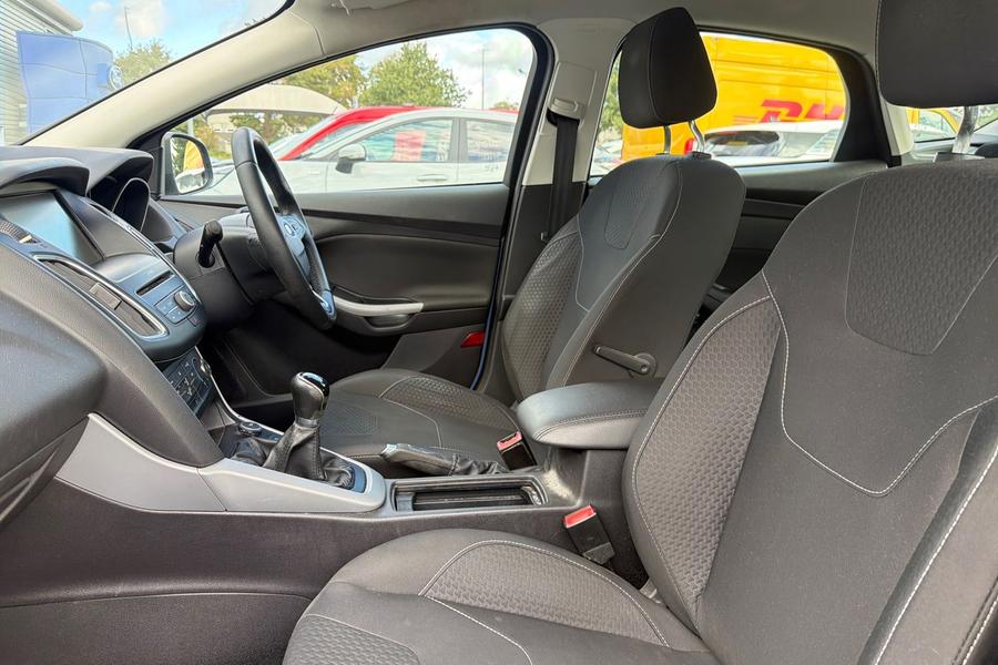 Ford Focus Photo autoimg-16600b28c2d8974046a5e3a8df9000866777c17d.jpg