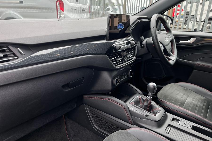 Ford Kuga Photo autoimg-16611b18d7aed9e76fff4a395056c65add0bf4b7.jpg