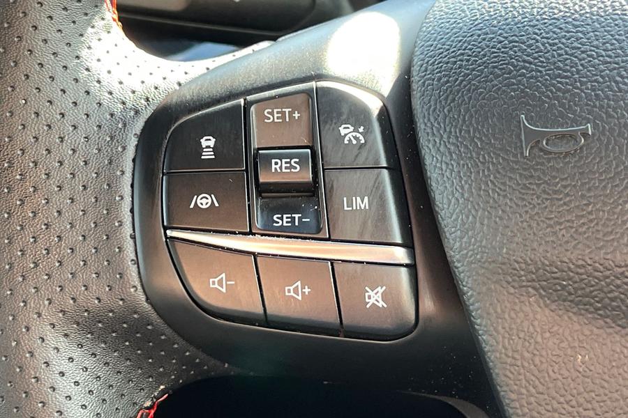 Ford FOCUS Photo autoimg-1662d226417e9be4b37cde4ed68cbe619926cbe6.jpg