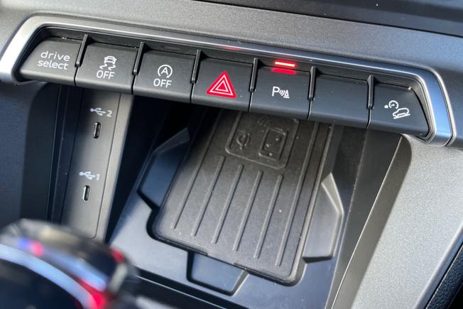 AUDI Q3 Photo 34
