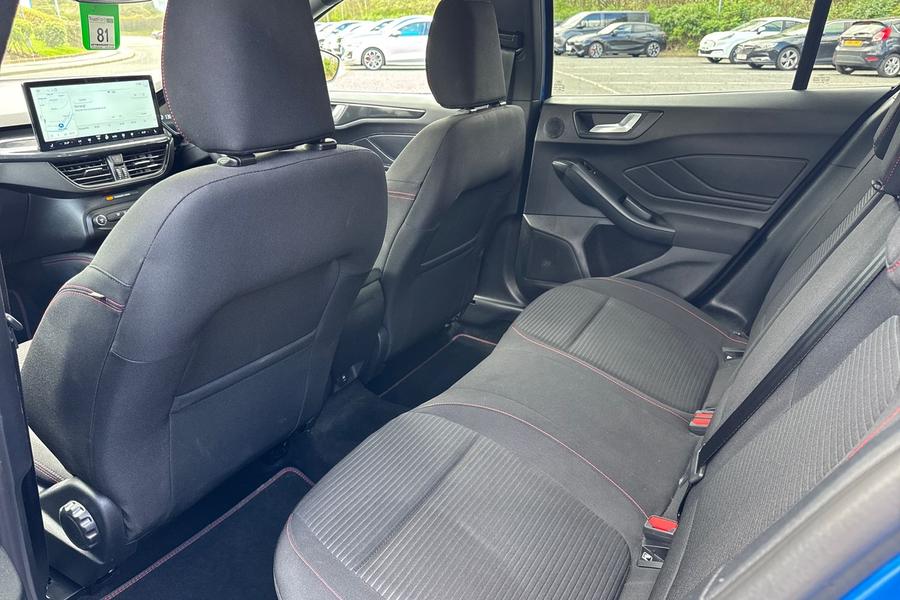 Ford FOCUS Photo autoimg-1665350be1bb333860be24af28179109a248128b.jpg
