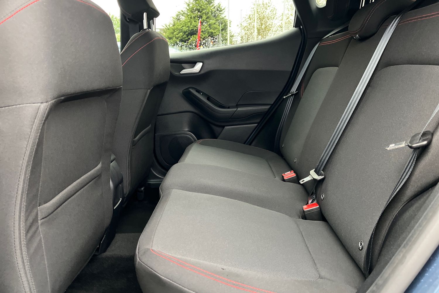 Ford FIESTA Photo 19