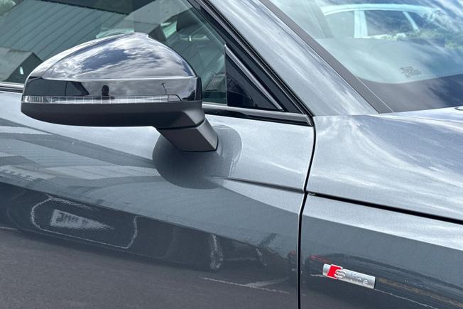AUDI A4 Avant Photo 20