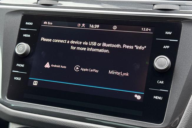 VOLKSWAGEN Tiguan Photo 21