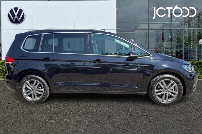 VOLKSWAGEN Touran Photo 4